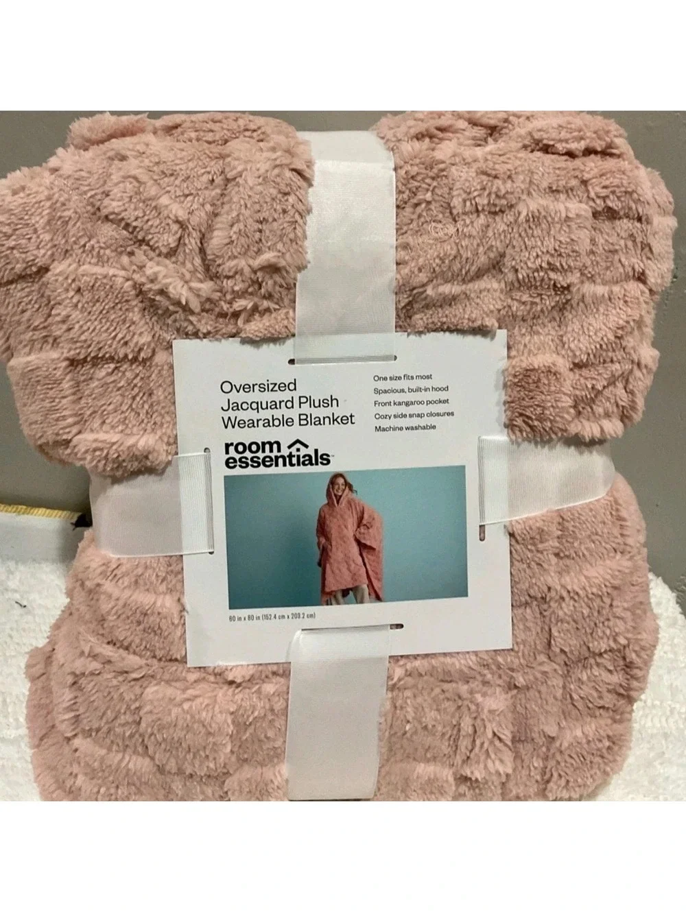 Room Essentials 60x80in Oversized Jacquard Plush Wearable Blanket Pink
